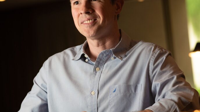 Gráfico do Ibovespa se aproximando de 150 mil pontos, indicando potencial rali no mercado brasileiro.