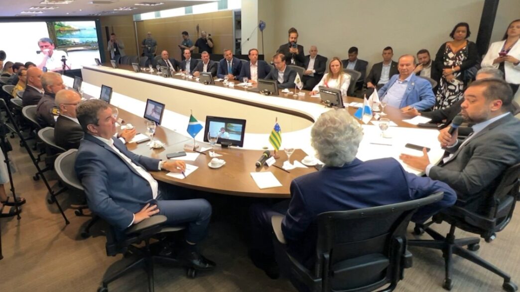 Governadores de oposição a Lula em reunião no Rio de Janeiro para anunciar o consórcio da paz.