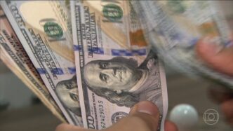 Dólar e cenário político — foto ilustrativa