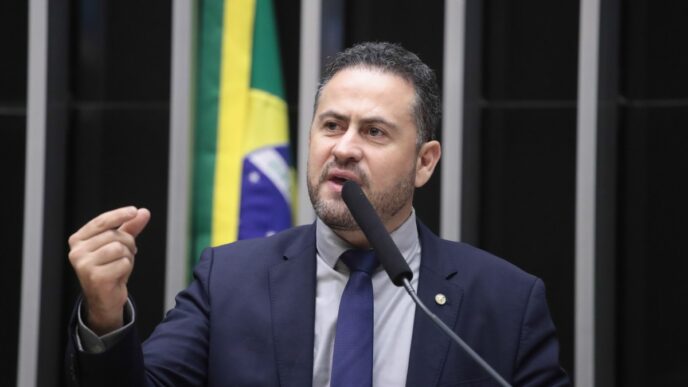Deputado Kiko Celeguim em Brasília discutindo projeto de lei sobre metanol e MP 1.303.
