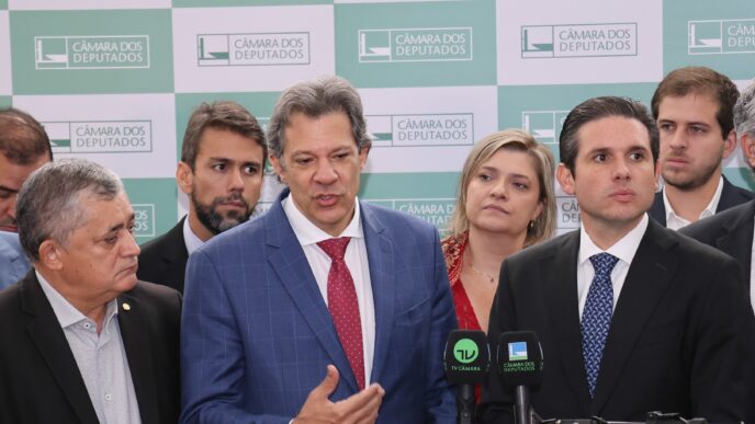Governo aguarda cortes de gastos antes de propor aumento de impostos — foto ilustrativa