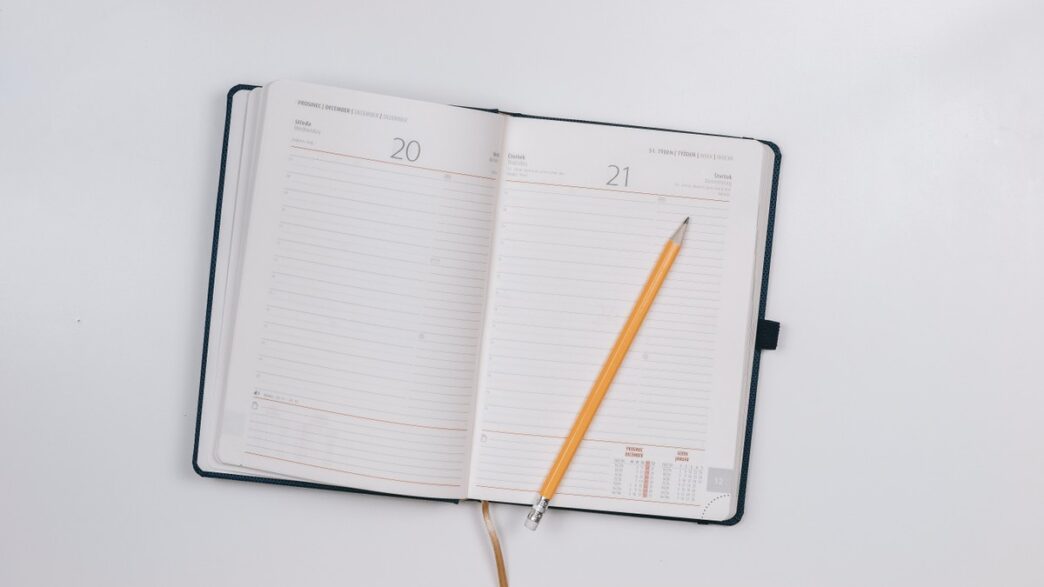 Cenário econômico global e brasileiro: dirigiente do Fed, IPC-S, IGP-10 e Monitor do PIB em destaque.