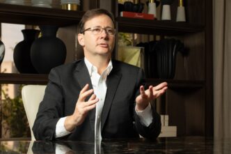 Fabio Kanczuk, ex-diretor do Banco Central, discute projeções econômicas e prevê inflação alta em 2026.