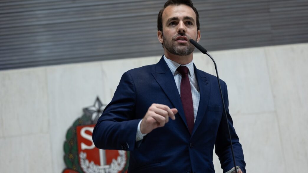 Deputado estadual Lucas Bove, alvo de denúncia do MP.