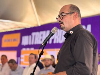 Mateus Simões, vice-governador de Minas Gerais, filiando-se ao PSD para candidatura em 2026, segundo Zema.