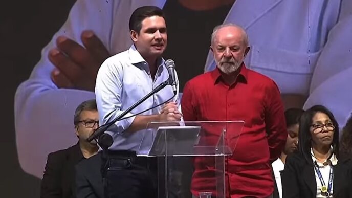 Arthur Lira e Lula em evento no Rio de Janeiro, após vaias ao presidente da Câmara.