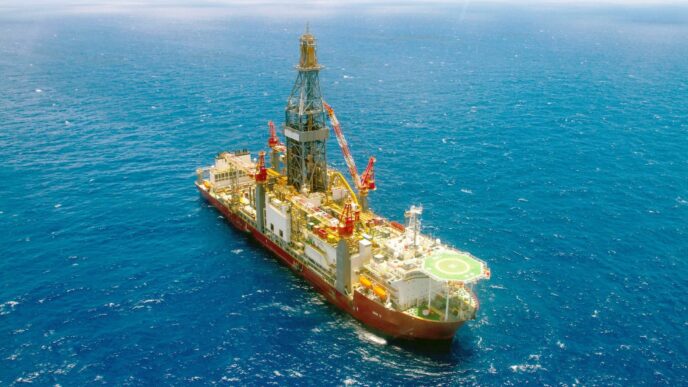 Petróleo sobe com sanções contra Rússia — foto ilustrativa