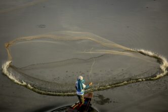 Pescadores em atividade, contexto do seguro-defeso.