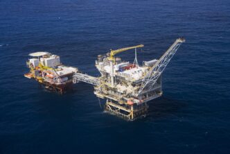 Plataforma de petróleo da BP, relevante para a produção de petróleo global.