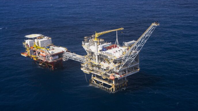 Plataforma de petróleo da BP, relevante para a produção de petróleo global.