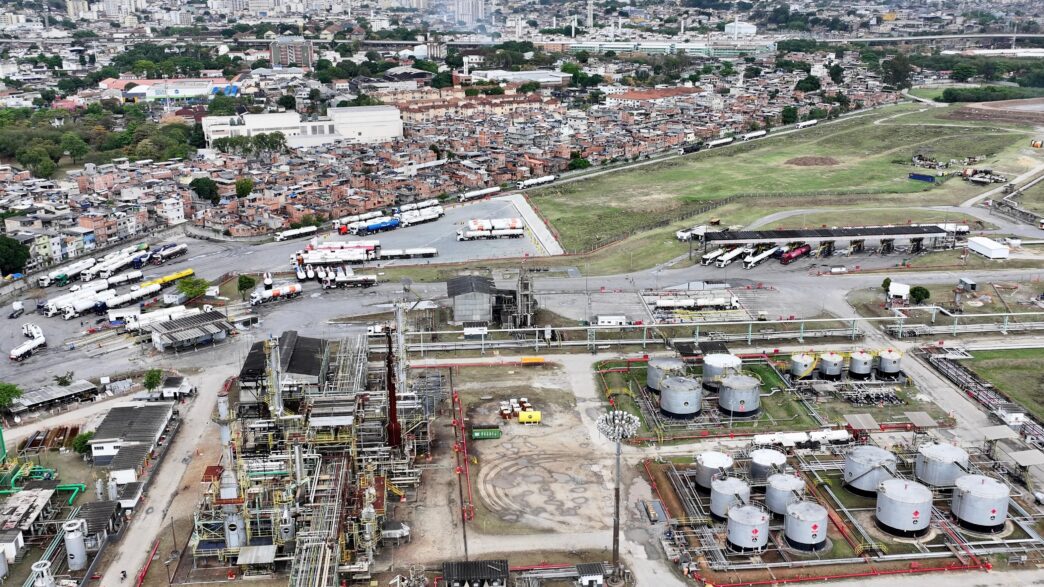 Refinaria Refit — foto ilustrativa