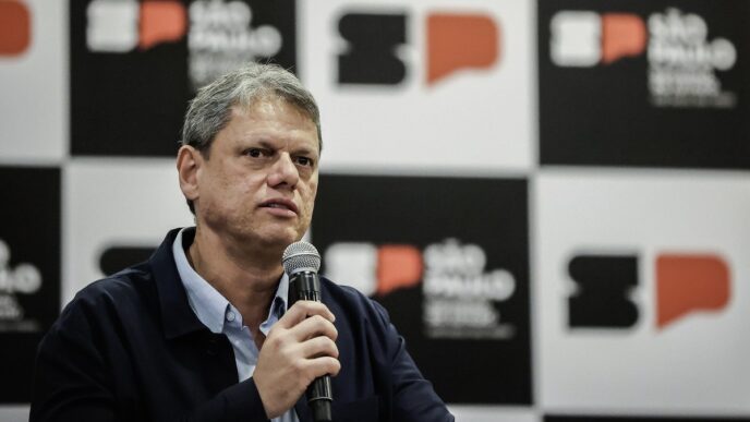 Tarcísio se encontra com Fachin — foto ilustrativa