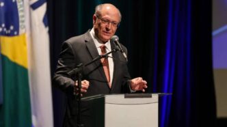 Alckmin diz que Lula pediu suspensão de tarifas a Trump — foto ilustrativa