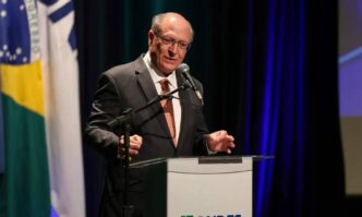 Alckmin diz que Lula pediu suspensão de tarifas a Trump — foto ilustrativa