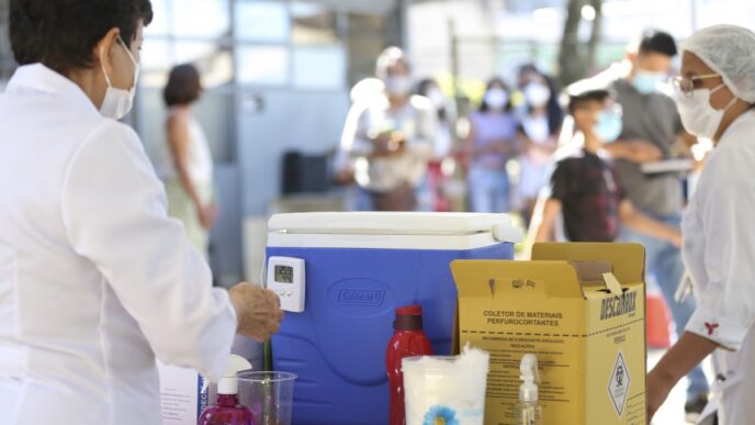 Agentes de saúde em mobilização no Congresso Nacional, pressionando pela aprovação da PEC que altera regras de previdência.