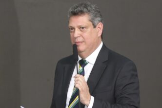 Ministro Márcio Macêdo em visita ao Palácio do Planalto, relacionando-se com a sua saída do cargo para as eleições de 2026.