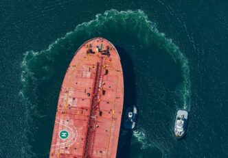 Petroleiros trocam combustíveis por petróleo bruto — foto ilustrativa