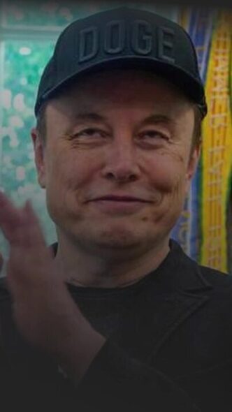 Elon Musk comemora aprovação de pacote de remuneração recorde na Tesla, que pode torná-lo trilionário.