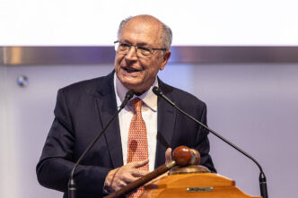 fornecimento de chips para montadoras brasileiras — foto ilustrativa