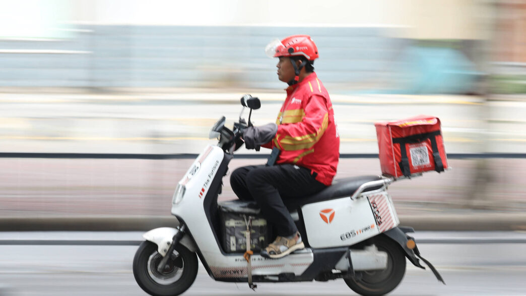 trabalho de entregador na China — foto ilustrativa