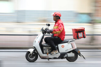 trabalho de entregador na China — foto ilustrativa