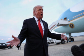 Trump promete US$ 2.000 por família — foto ilustrativa