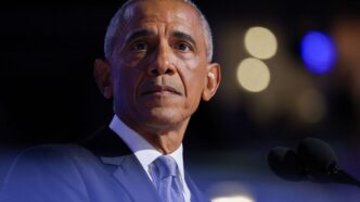 Barack Obama critica governo Trump — foto ilustrativa