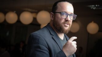 Presidente da ABFintechs, Diego Perez, em evento do setor, comentando as novas regras de capital mínimo do Banco Central.