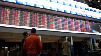 Gráfico da B3 sobre fluxo de investidores estrangeiros e institucionais, mostrando retirada de R$715 milhões em 3 de novembro.