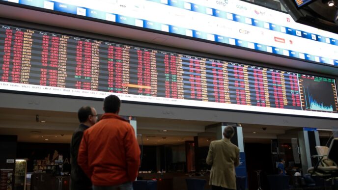 Gráfico da B3 sobre fluxo de investidores estrangeiros e institucionais, mostrando retirada de R$715 milhões em 3 de novembro.