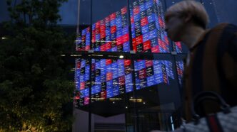 Gráfico de bolsas asiáticas em alta com trégua EUA-China e otimismo com IA