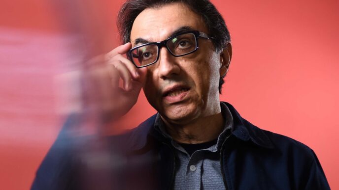 Especialistas debatem equiparação de facções a terroristas em Brasília, alertando para riscos à economia e soberania.