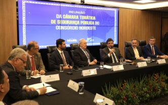 Ricardo Lewandowski em reunião com representantes do Consórcio Nordeste sobre segurança pública.