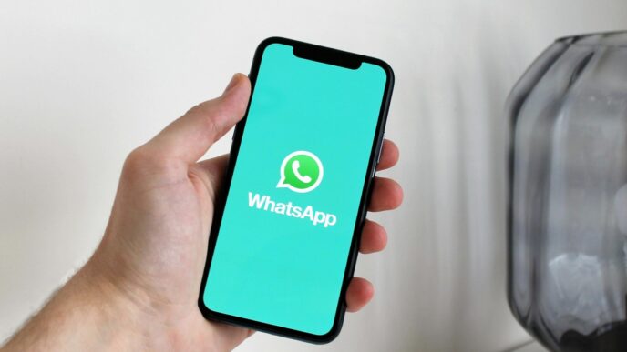 Golpe do Orçamento WhatsApp — foto ilustrativa