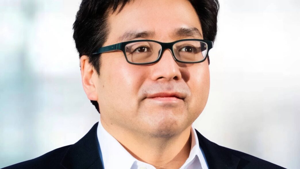 Bitcoin e Ethereum — foto ilustrativa