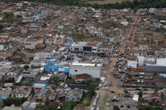 Residências destruídas no Paraná após tornado