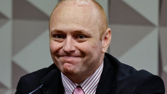 Hacker Delgatti regime semiaberto — foto ilustrativa