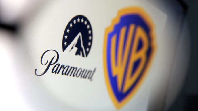 Logotipos da Paramount e Warner Bros em destaque.