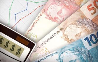 Bolsa de valores brasileira com foco em ações e renda fixa