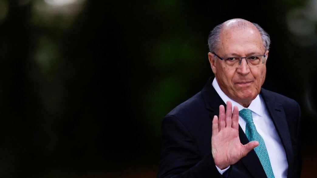 Representantes do governo brasileiro discutem termos do acordo comercial com o bloco europeu.