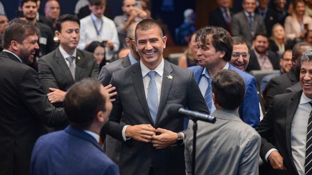 Alerj aciona STF para que Douglas Ruas assuma governo interino do Rio em contexto de Política Econômica