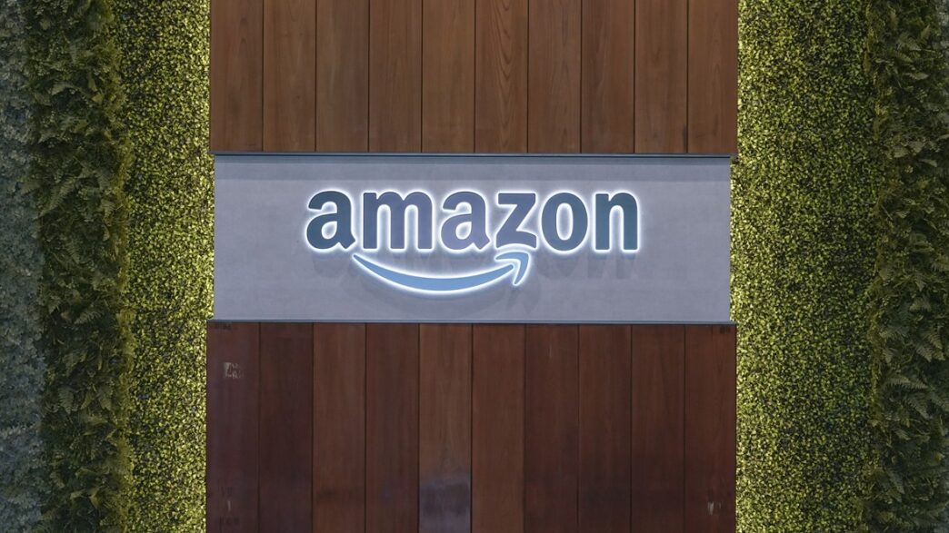 Logotipos da Amazon e Anthropic representando a parceria em inteligência artificial.