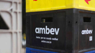 Gráfico de desempenho das ações da Ambev na bolsa de valores.