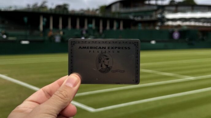 Logotipo da American Express em ambiente corporativo