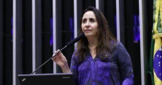 Representantes da bancada do Novo em sessão legislativa.
