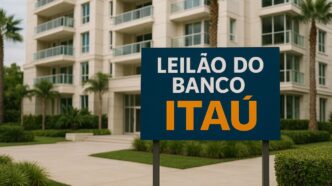 Fachada de imóvel residencial disponível para leilão do Banco Itaú.