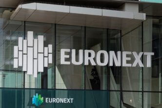 Painel de negociações exibindo queda nos principais índices europeus.