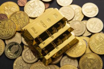 Barras de ouro em processo de fiscalização e controle de origem.