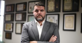 Produção de leite no Brasil busca maior proteção contra importações através de projeto de lei na Câmara.
