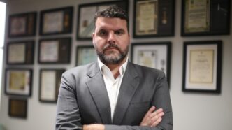 Produção de leite no Brasil busca maior proteção contra importações através de projeto de lei na Câmara.